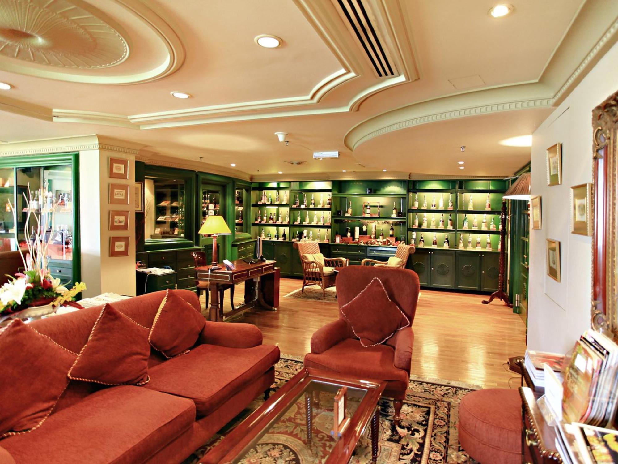 Merdeka Palace Hotel & Suites Kuching Eksteriør bilde